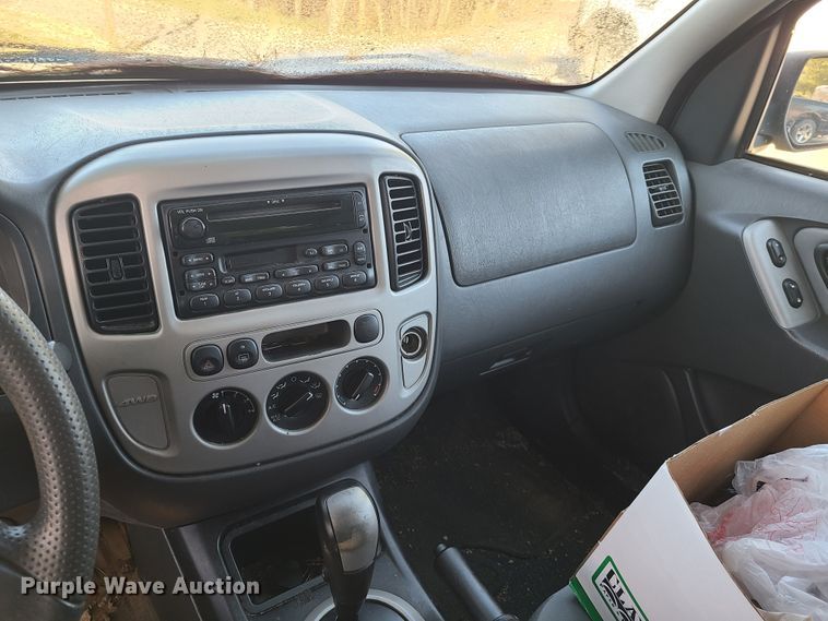 image for item HM9754 2006 Ford Escape SUV