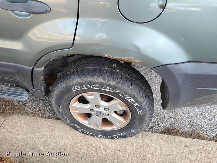 image for item HM9754 2006 Ford Escape SUV