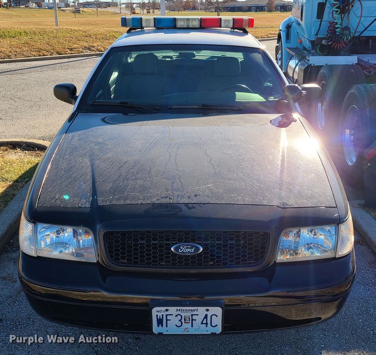 image for item HM9836 2006 Ford Crown Victoria Police Interceptor