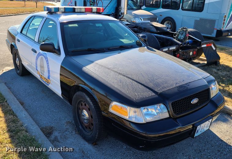 image for item HM9836 2006 Ford Crown Victoria Police Interceptor