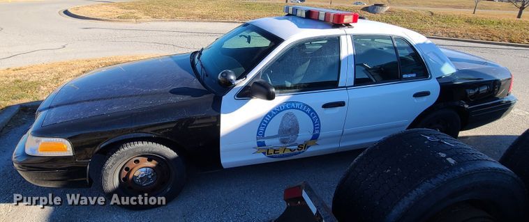 image for item HM9836 2006 Ford Crown Victoria Police Interceptor