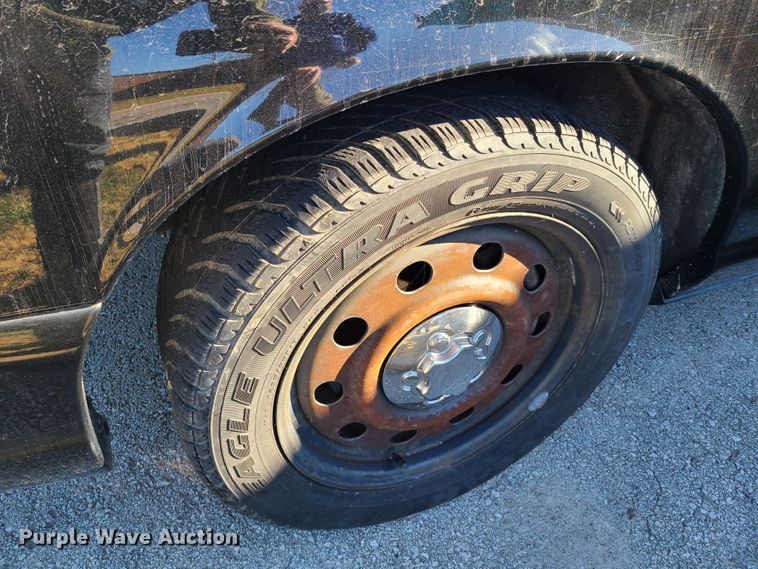 image for item HM9836 2006 Ford Crown Victoria Police Interceptor