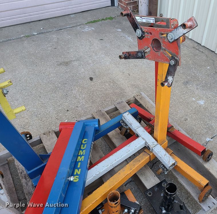 image for item HM9837 (6) engine stands