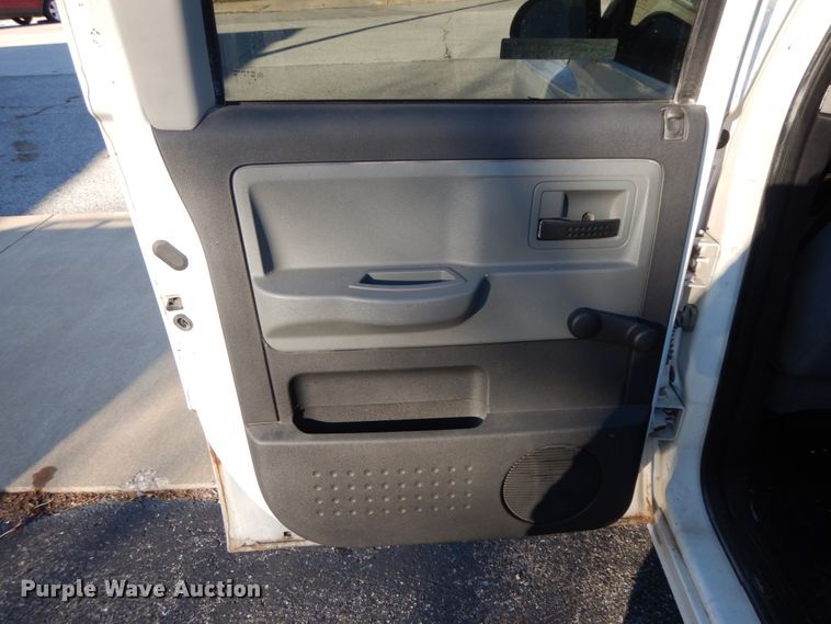 image for item HP9109 2009 Dodge Dakota  Crew Cab pickup truck