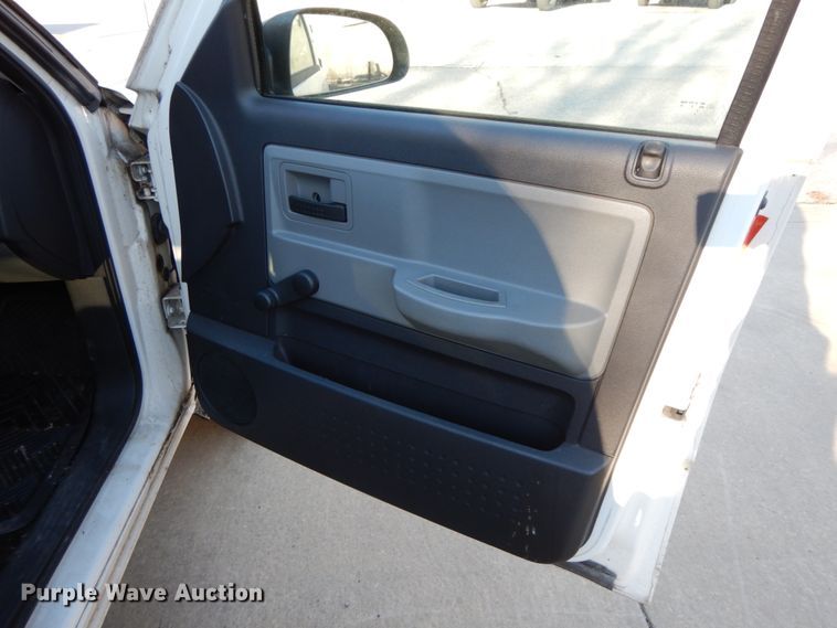 image for item HP9109 2009 Dodge Dakota  Crew Cab pickup truck