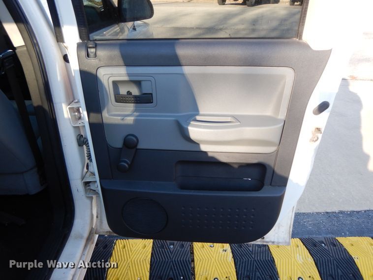 image for item HP9109 2009 Dodge Dakota  Crew Cab pickup truck