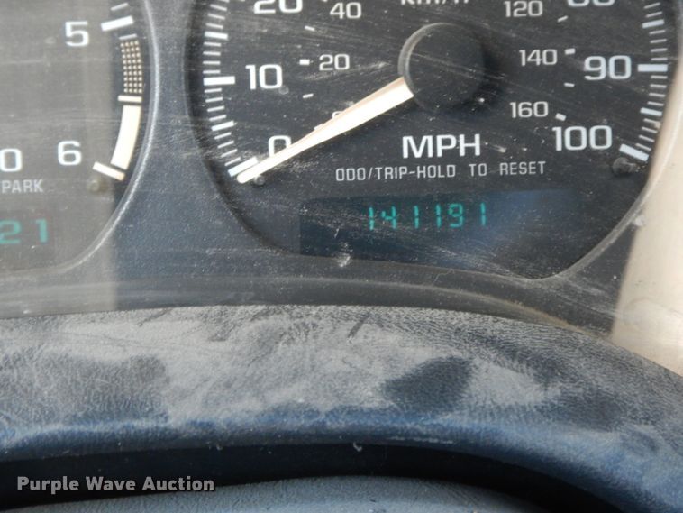 image for item HP9111 2002 Chevrolet Blazer LS  SUV