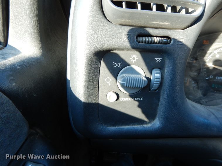 image for item HP9111 2002 Chevrolet Blazer LS  SUV