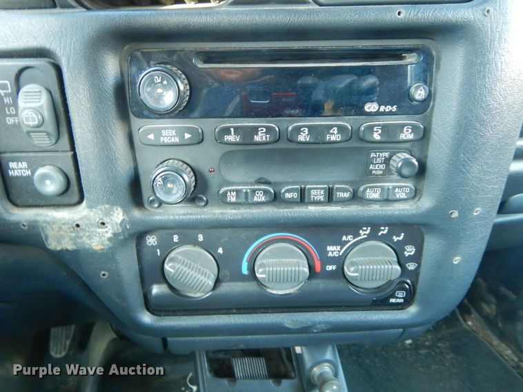 image for item HP9111 2002 Chevrolet Blazer LS  SUV