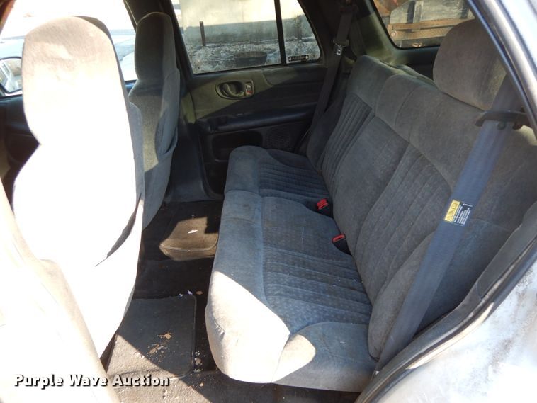 image for item HP9111 2002 Chevrolet Blazer LS  SUV