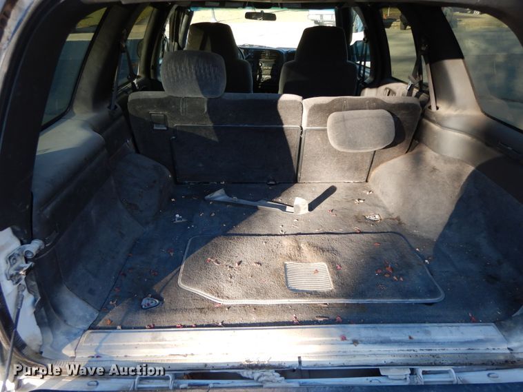 image for item HP9111 2002 Chevrolet Blazer LS  SUV