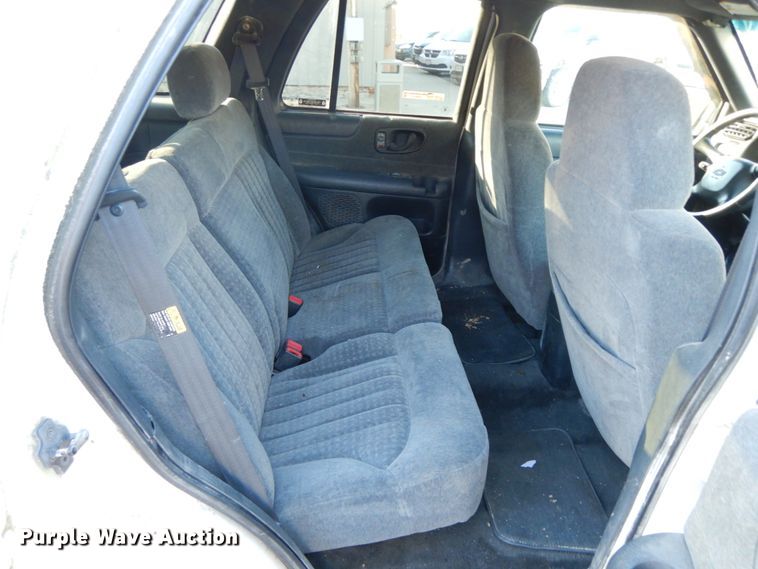 image for item HP9111 2002 Chevrolet Blazer LS  SUV