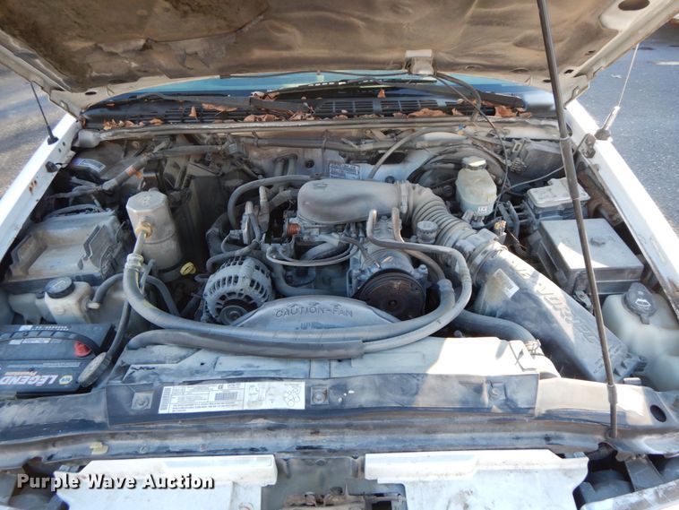 image for item HP9111 2002 Chevrolet Blazer LS  SUV