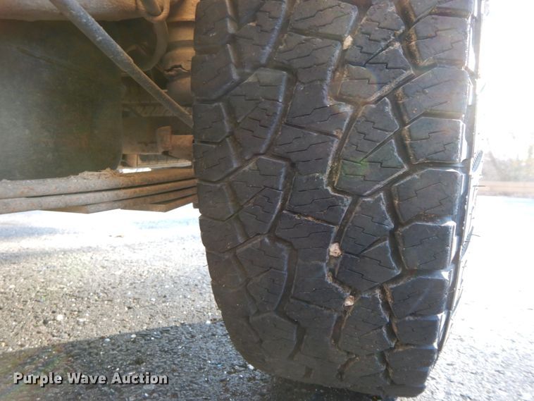 image for item HP9111 2002 Chevrolet Blazer LS  SUV