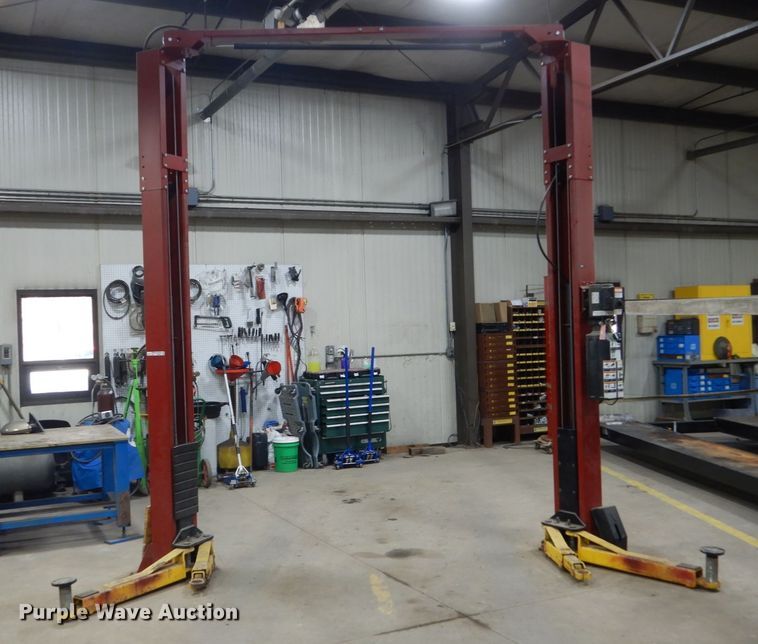 image for item HU9890 Challenger VS10 two post automotive lift