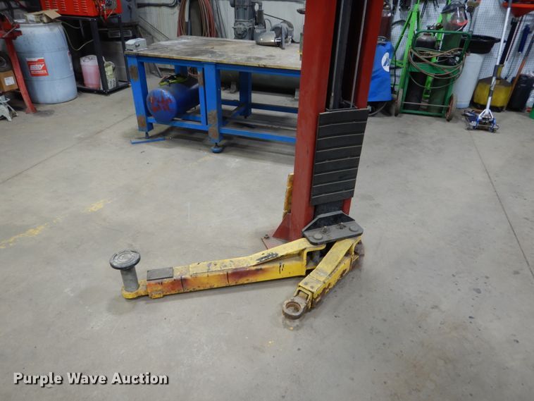 image for item HU9890 Challenger VS10 two post automotive lift