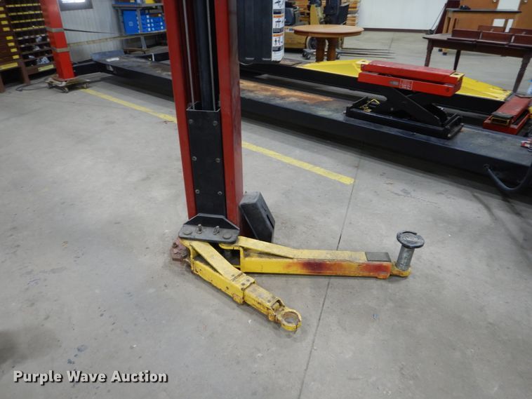 image for item HU9890 Challenger VS10 two post automotive lift