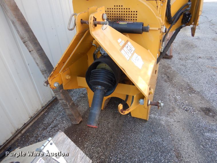 image for item HU9901 Vermeer BC606 wood chipper
