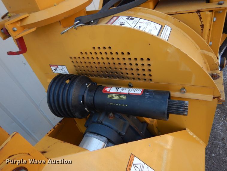 image for item HU9901 Vermeer BC606 wood chipper