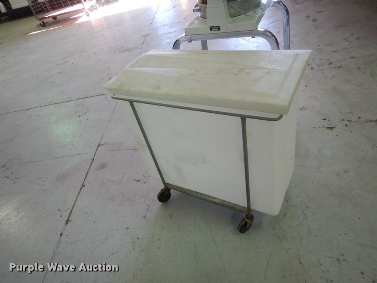 image for item HU9909 Restaurant equipment