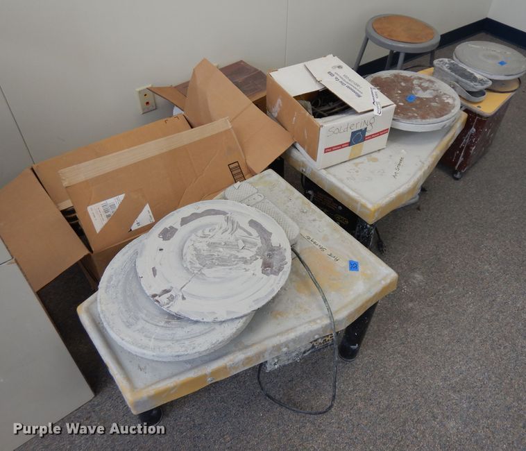 image for item HU9918 (3) pottery wheels