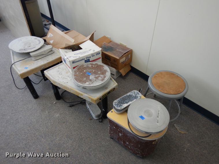 image for item HU9918 (3) pottery wheels