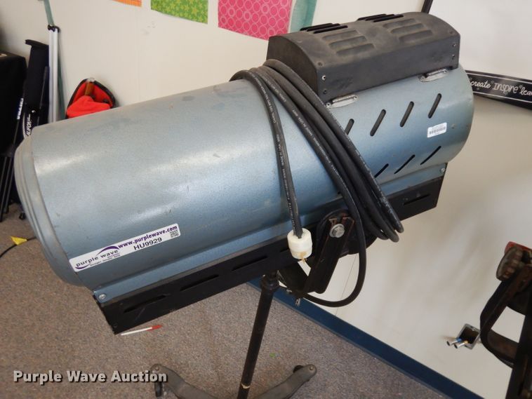 image for item HU9929 (2) Alt Sport stage lights