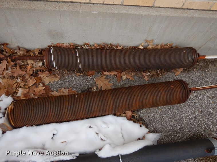 image for item HU9965 Overhead door