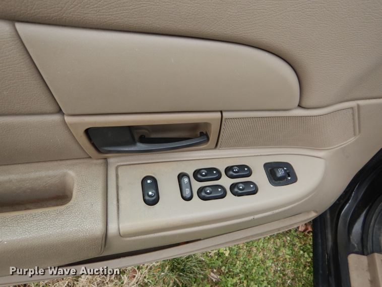 image for item HV9561 2004 Ford Crown Victoria Police Interceptor