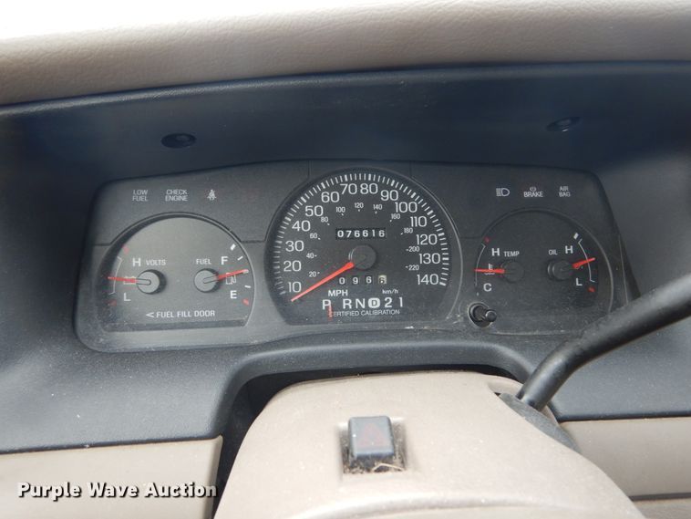 image for item HV9561 2004 Ford Crown Victoria Police Interceptor