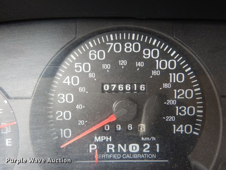 image for item HV9561 2004 Ford Crown Victoria Police Interceptor