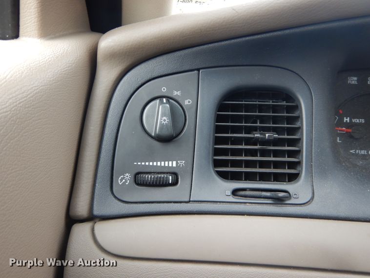 image for item HV9561 2004 Ford Crown Victoria Police Interceptor