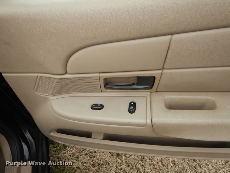 image for item HV9561 2004 Ford Crown Victoria Police Interceptor