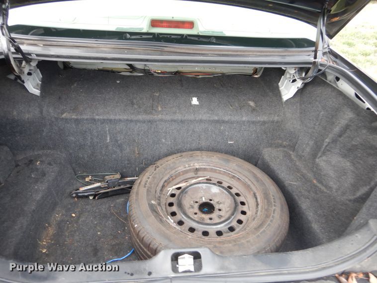 image for item HV9561 2004 Ford Crown Victoria Police Interceptor