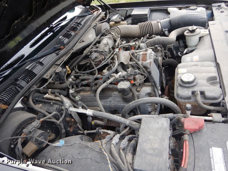 image for item HV9561 2004 Ford Crown Victoria Police Interceptor