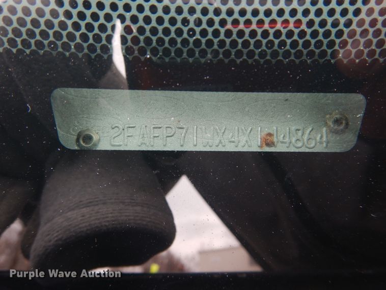 image for item HV9561 2004 Ford Crown Victoria Police Interceptor