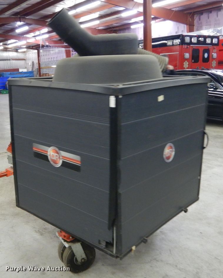 image for item HV9565 DR leaf and lawn vacuum