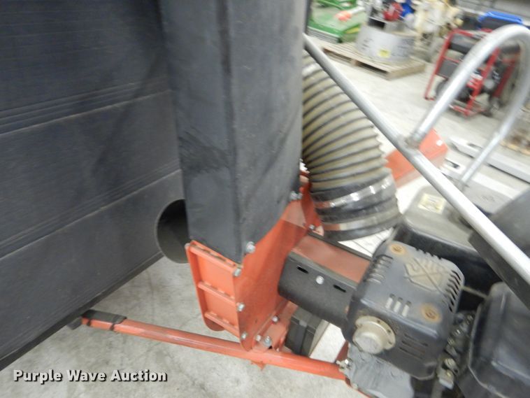 image for item HV9565 DR leaf and lawn vacuum