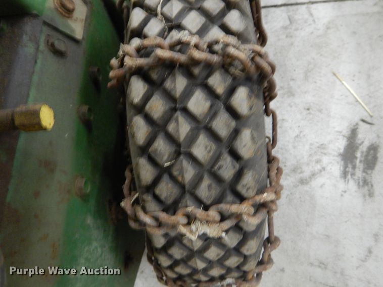 image for item HV9566 (2) John Deere 826 snow blowers