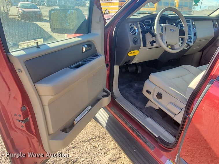 image for item HW9501 2007 Ford Expedition XLT  SUV
