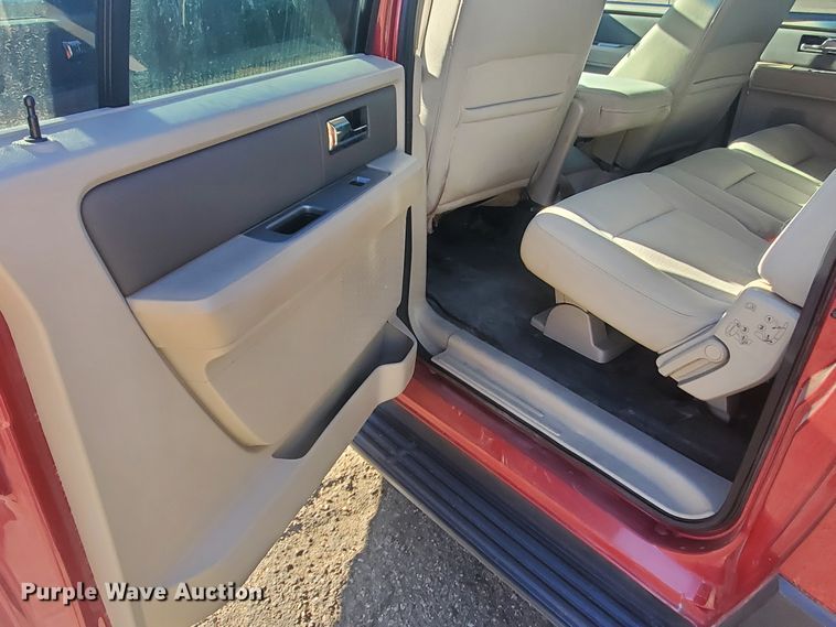 image for item HW9501 2007 Ford Expedition XLT  SUV