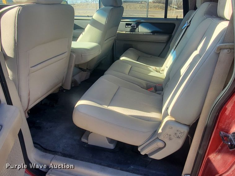 image for item HW9501 2007 Ford Expedition XLT  SUV