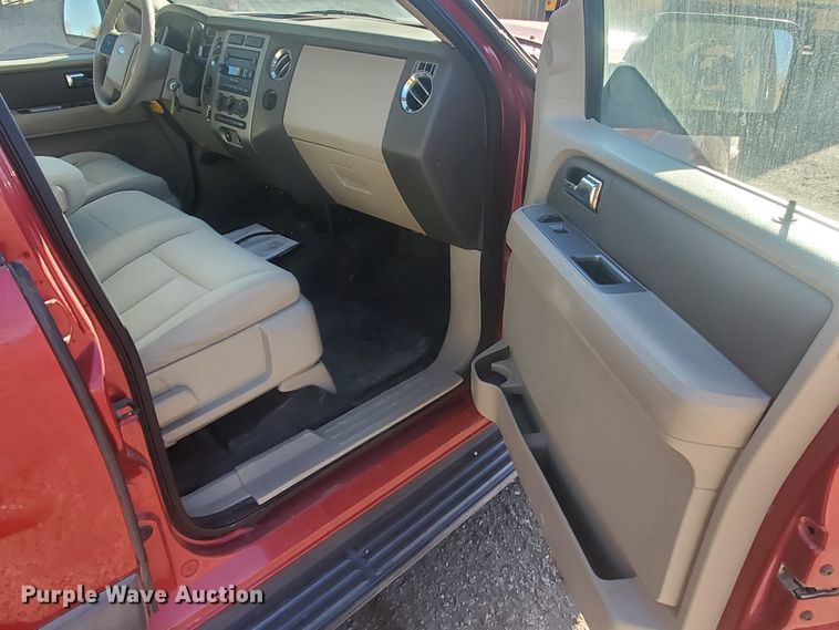 image for item HW9501 2007 Ford Expedition XLT  SUV