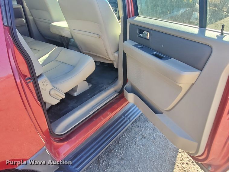 image for item HW9501 2007 Ford Expedition XLT  SUV