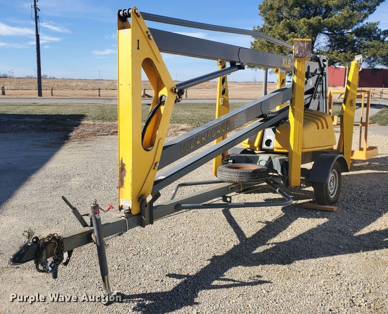 image for item HW9521 2003 Bil-Jax XLB4319  Workforce boom lift