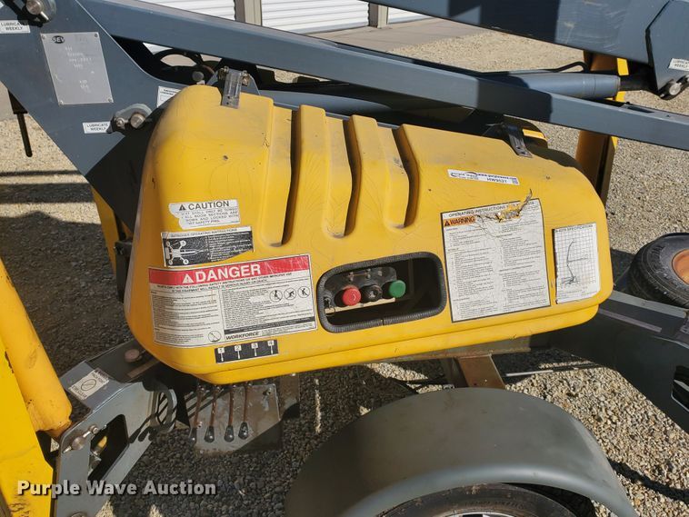 image for item HW9521 2003 Bil-Jax XLB4319  Workforce boom lift