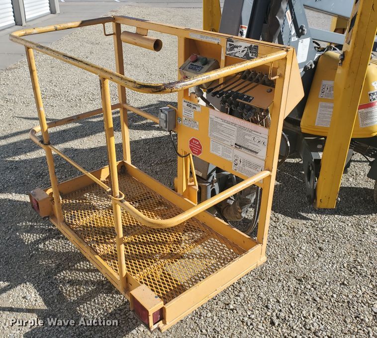 image for item HW9521 2003 Bil-Jax XLB4319  Workforce boom lift