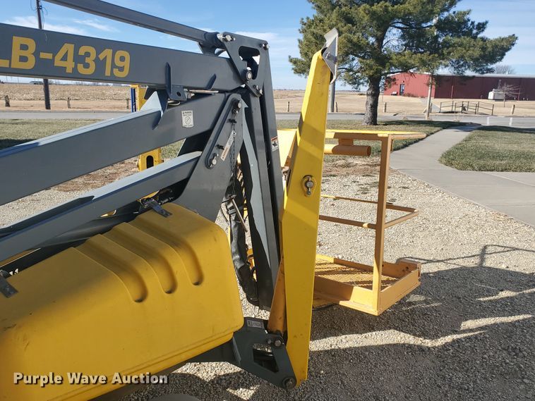image for item HW9521 2003 Bil-Jax XLB4319  Workforce boom lift
