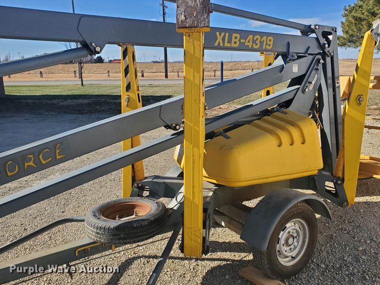 image for item HW9521 2003 Bil-Jax XLB4319  Workforce boom lift