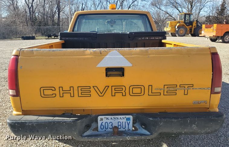 image for item HW9522 1991 Chevrolet Cheyenne 2500  pickup truck